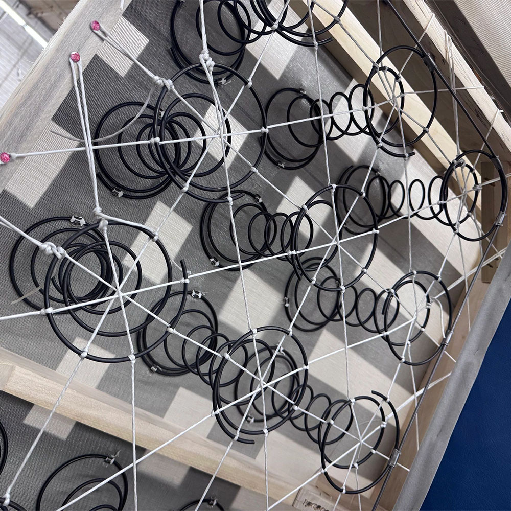 Jae LarRae uses spring suspension